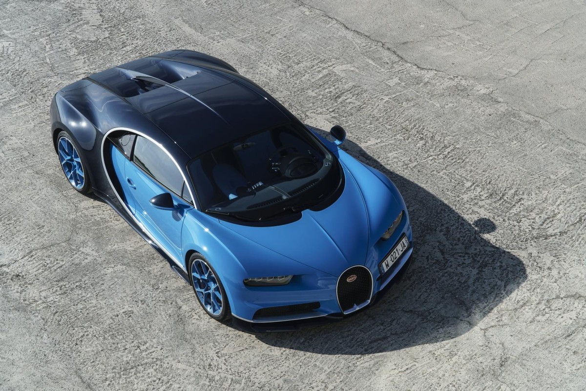 Bugatti Chiron (2017) International First Drive - Cars.co.za